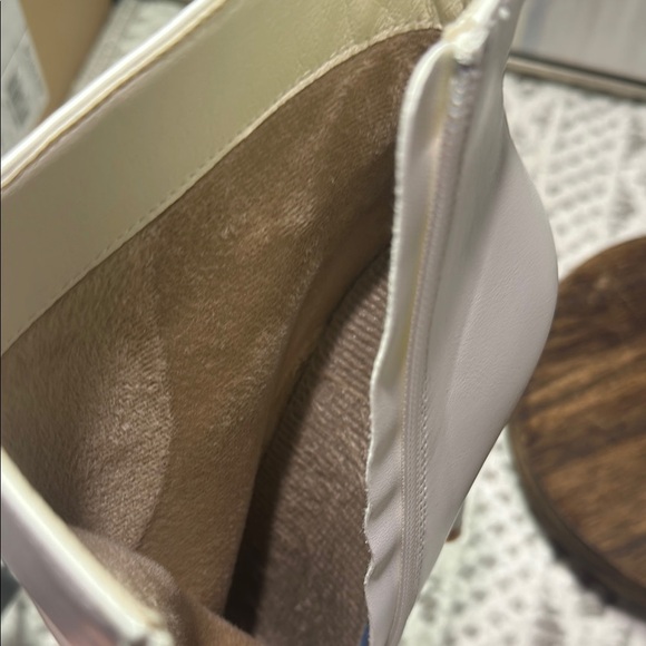 Elegant White Ankle Boot Stiletto Women's 7.5 Classic Elegant Sophisticated EUC - Picture 11 of 14